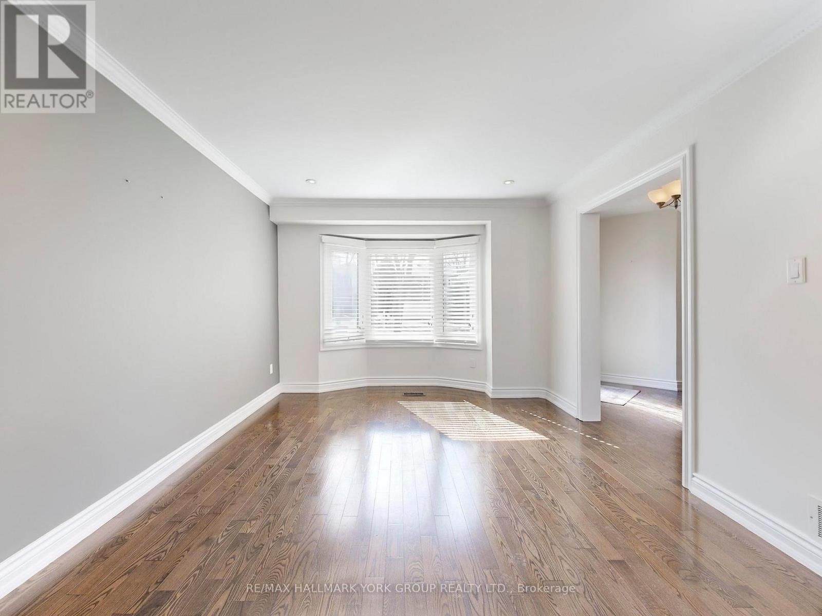 42 BUCHANAN CRESCENT Image 4