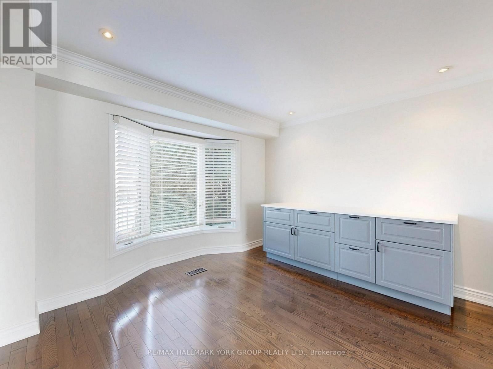 42 BUCHANAN CRESCENT Image 8