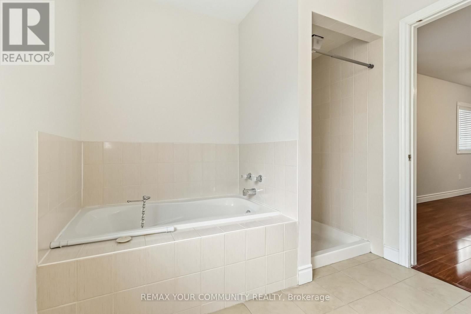 120 SHAFTSBURY AVENUE Image 20