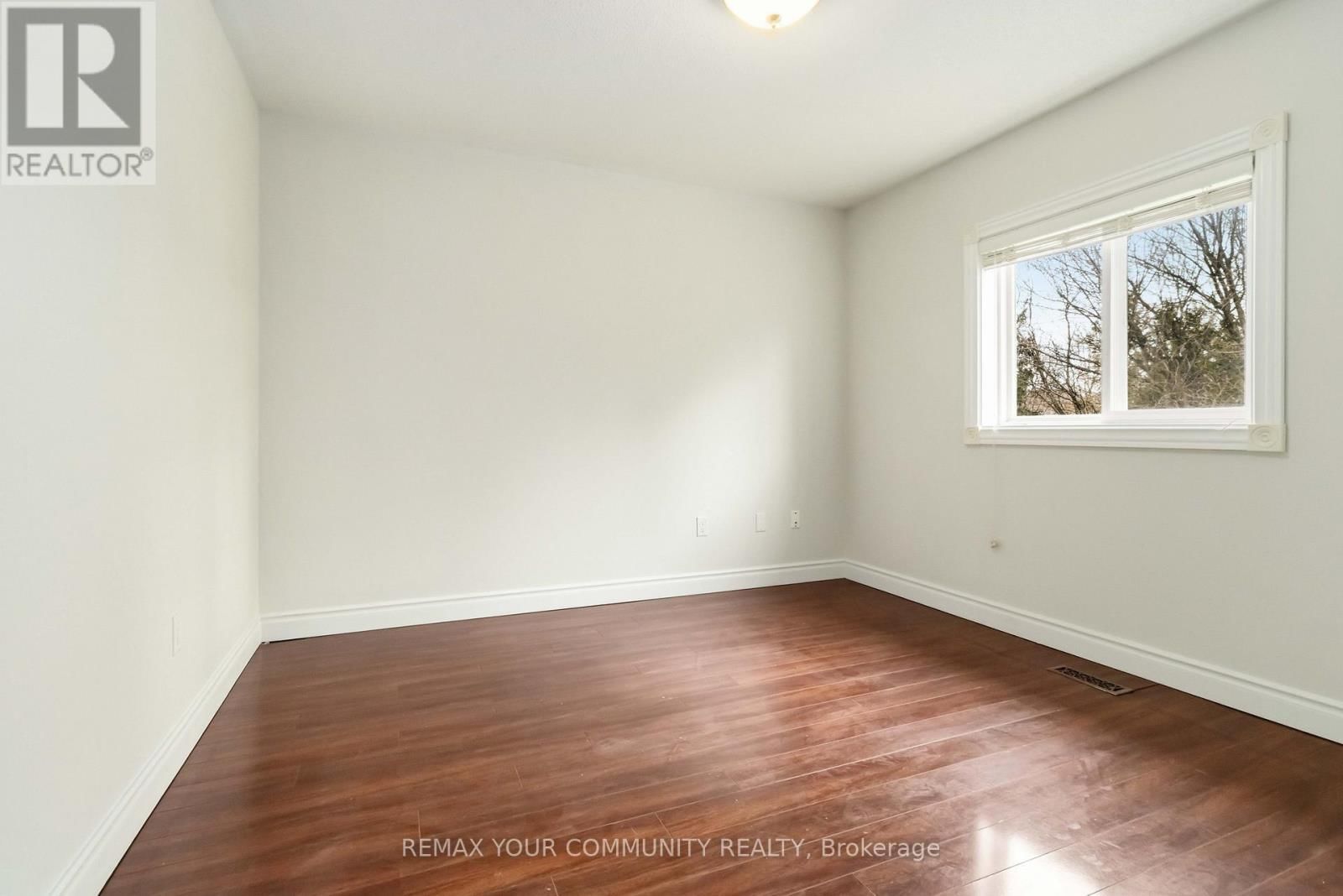 120 SHAFTSBURY AVENUE Image 22