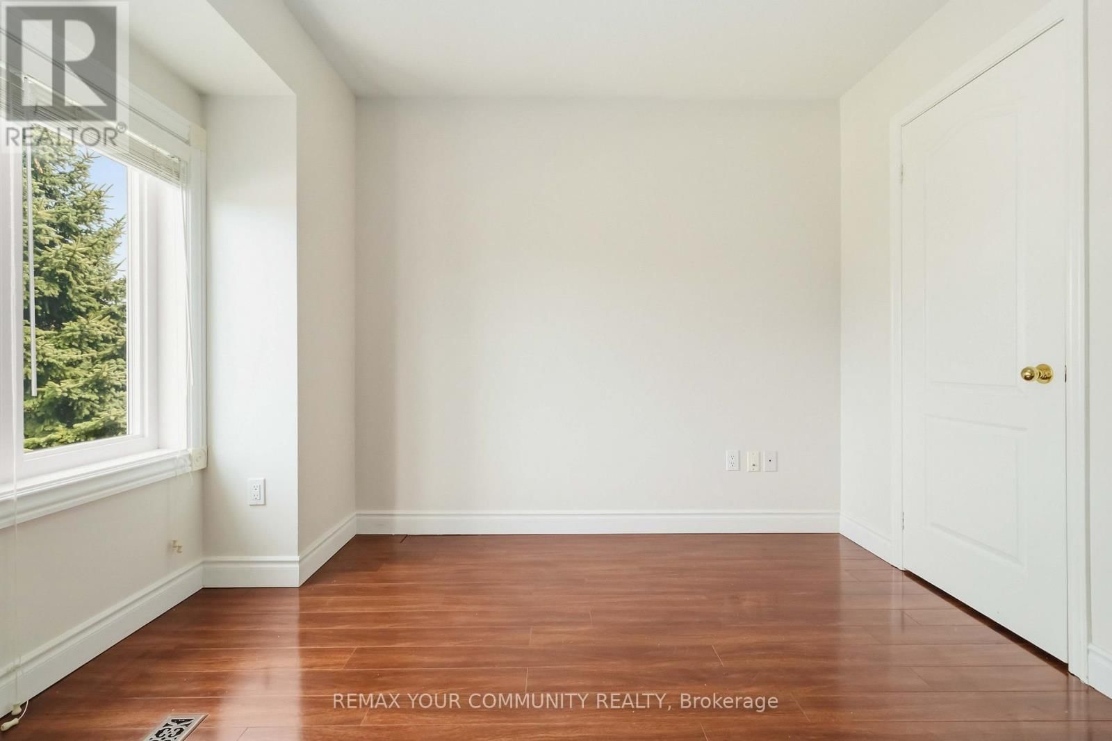 120 SHAFTSBURY AVENUE Image 28