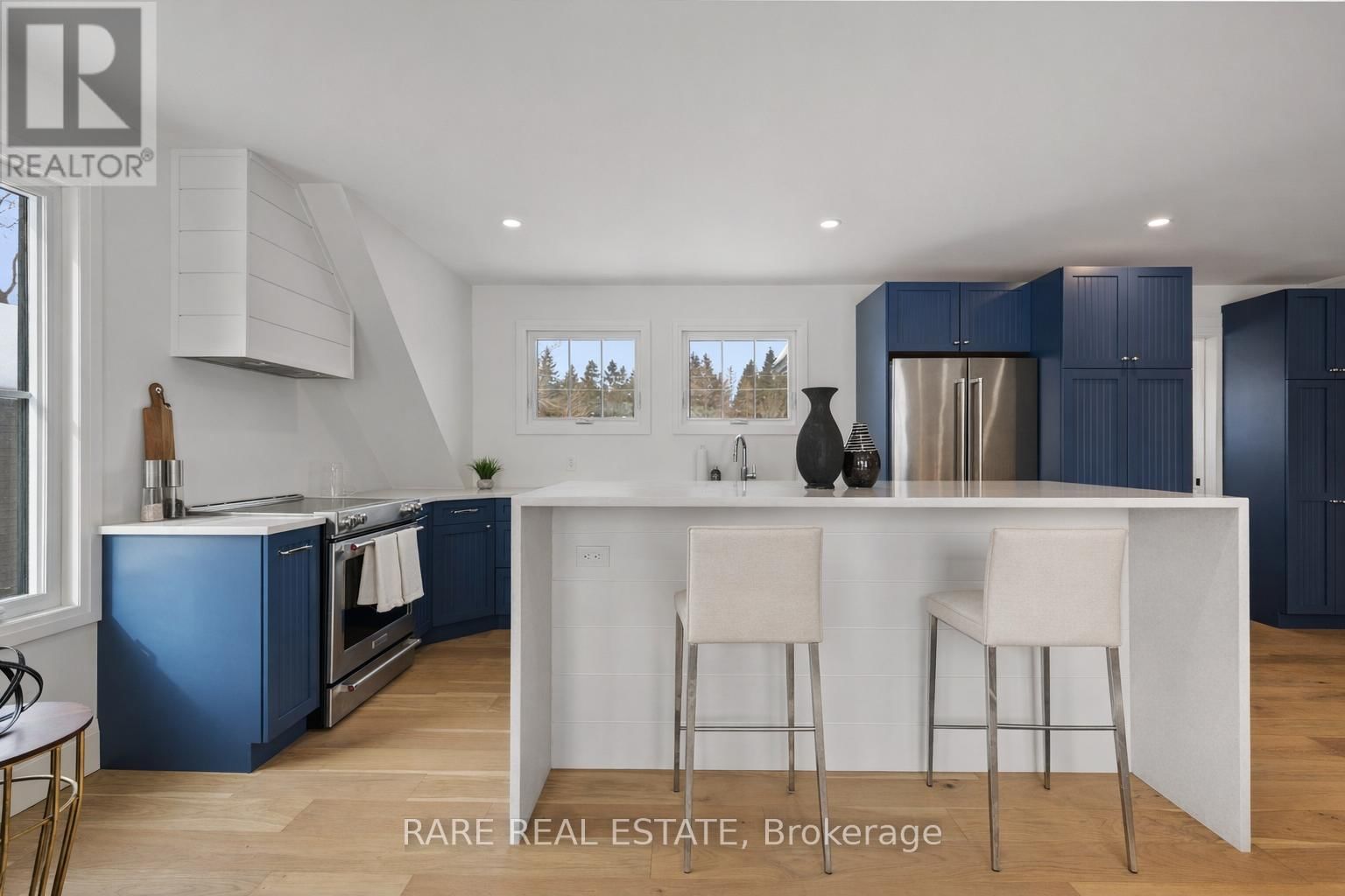 1109 2ND LINE Image 30