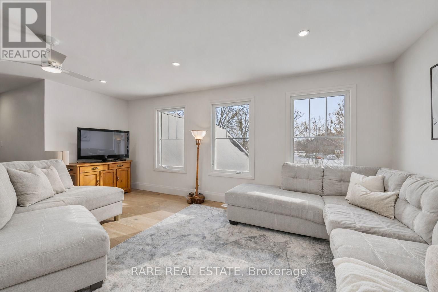 1109 2ND LINE Image 32