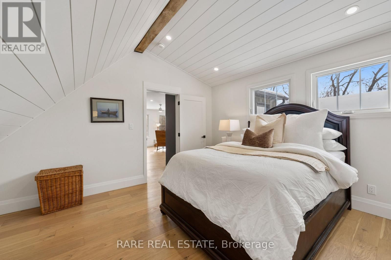 1109 2ND LINE Image 33