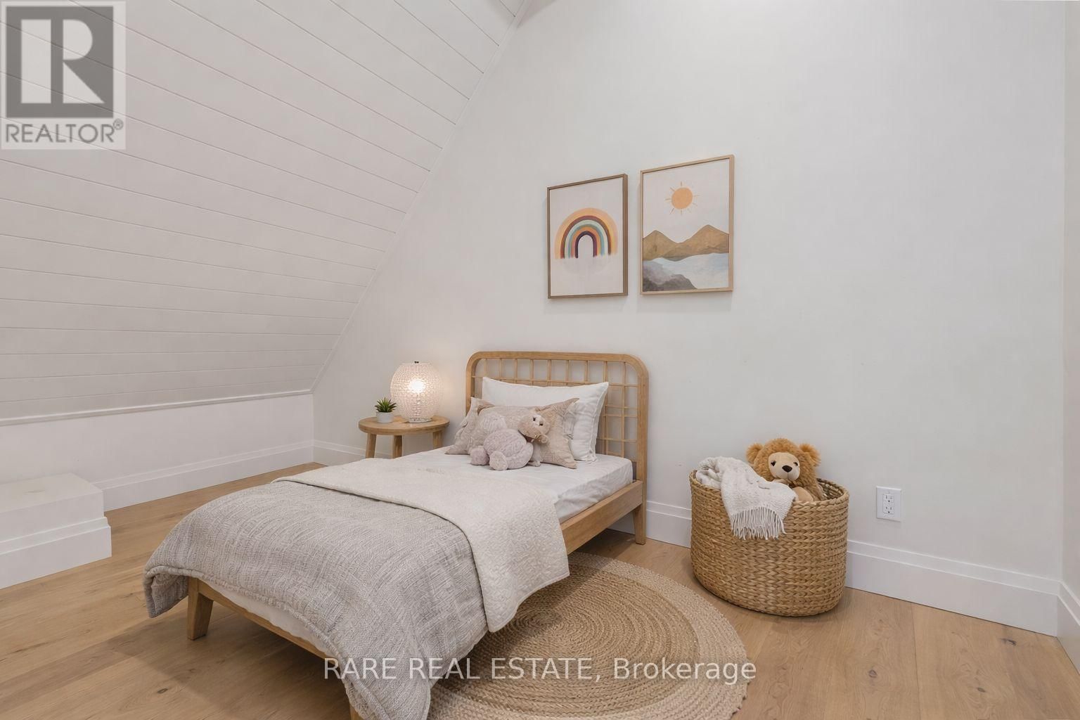 1109 2ND LINE Image 35