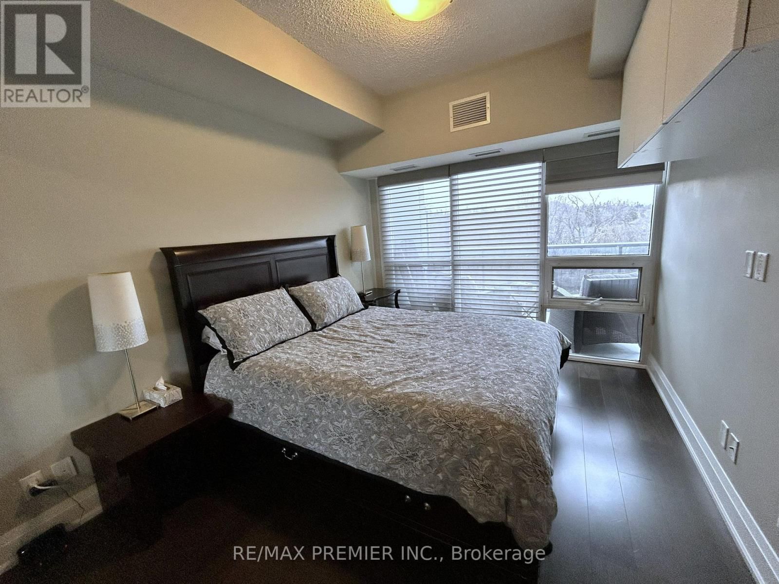 513 - 8302 ISLINGTON AVENUE Image 12