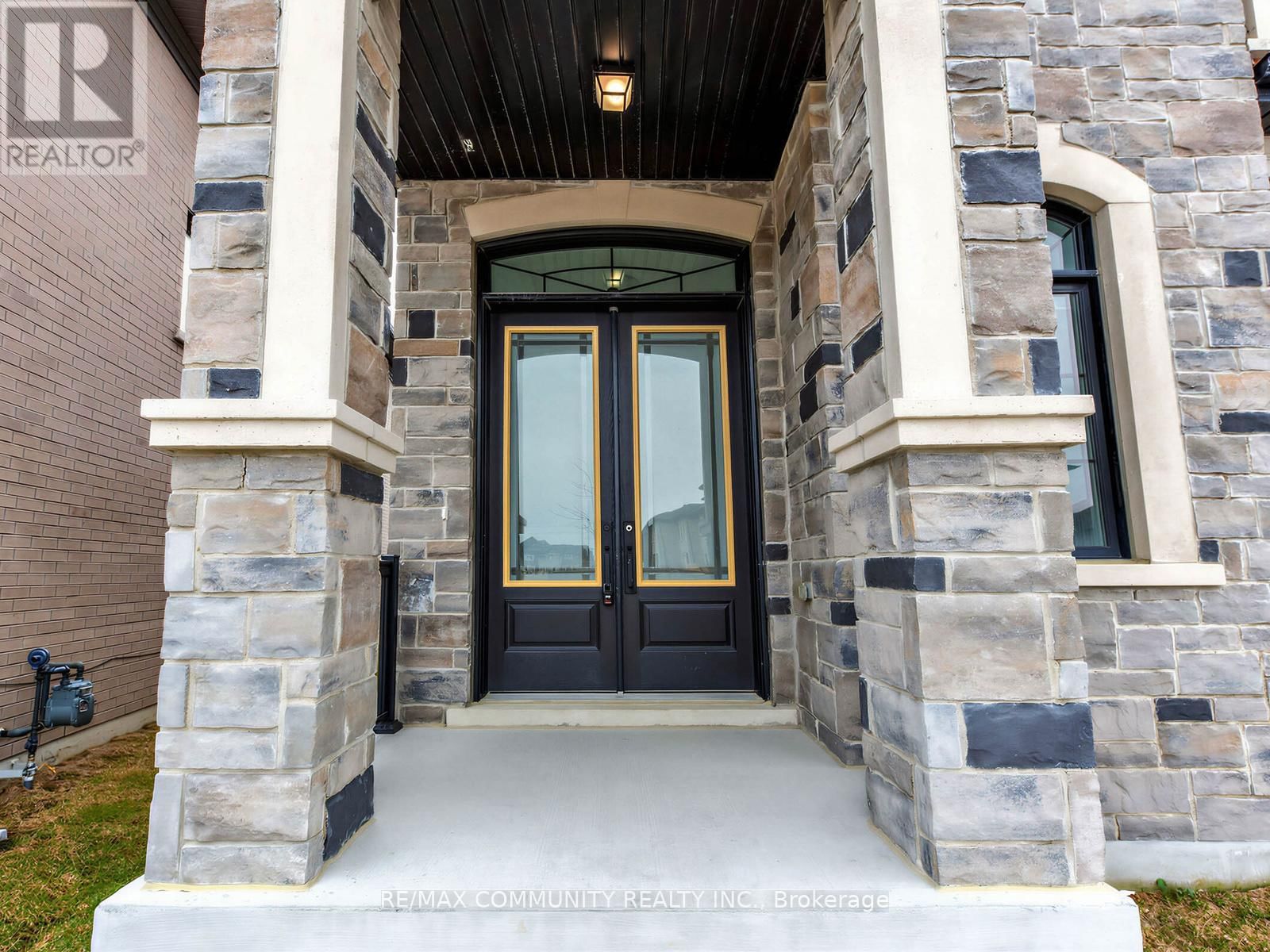 104 GREVILLE STREET EAST Image 1