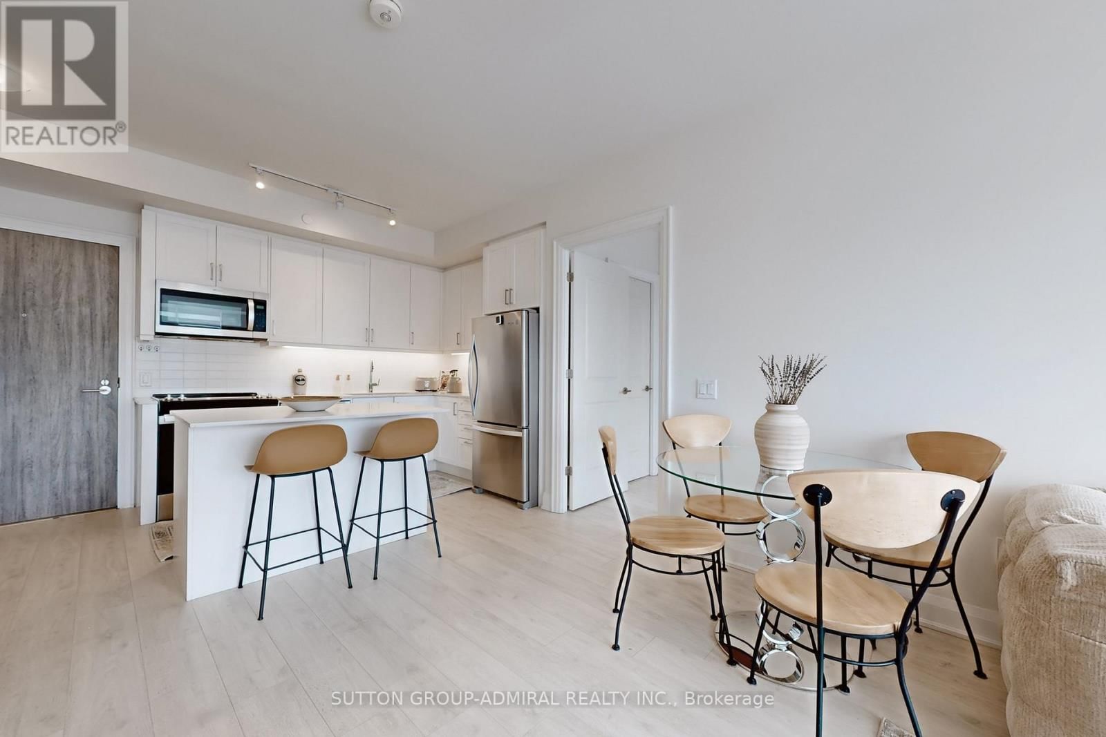 706 - 20 GATINEAU DRIVE Image 10