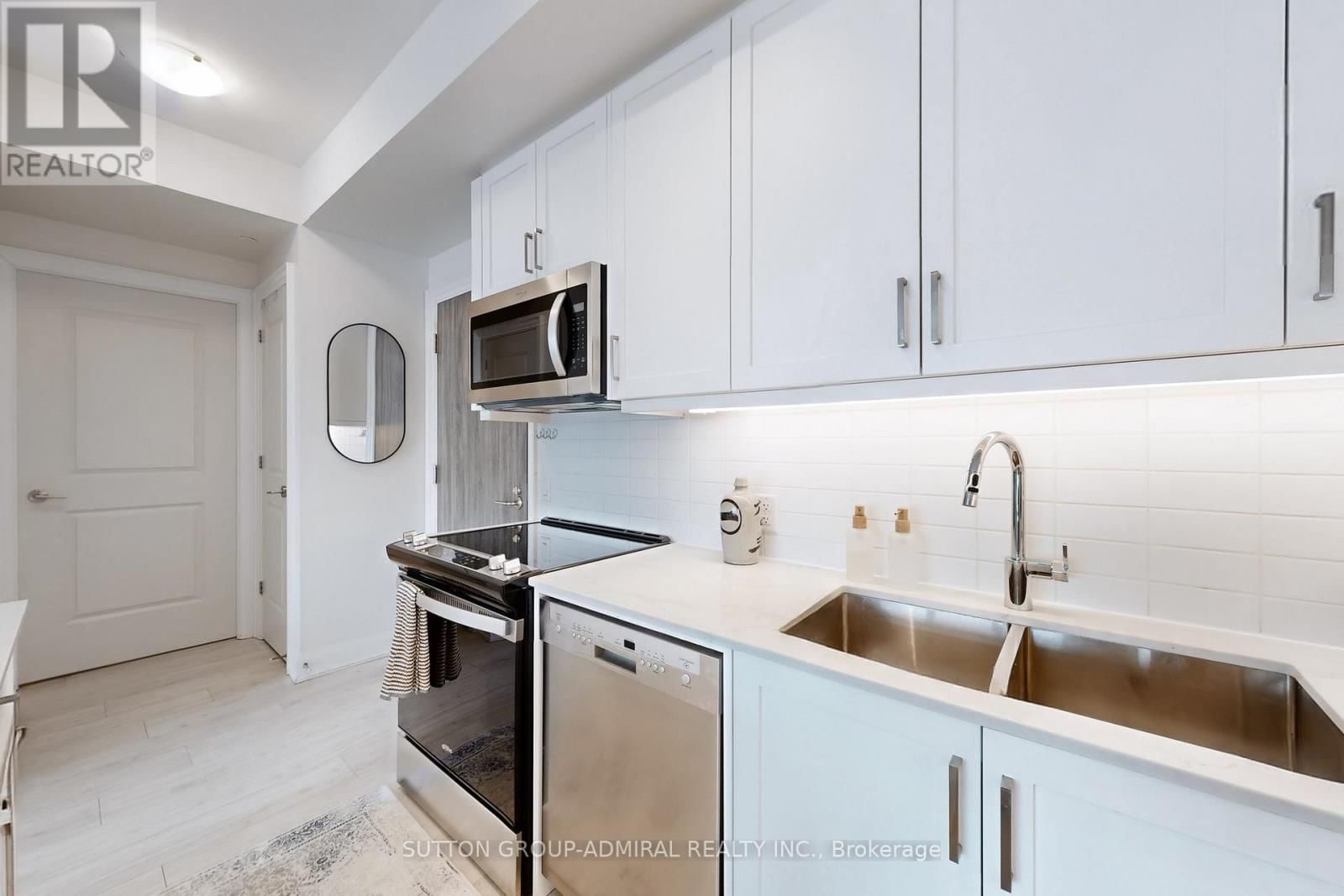 706 - 20 GATINEAU DRIVE Image 13