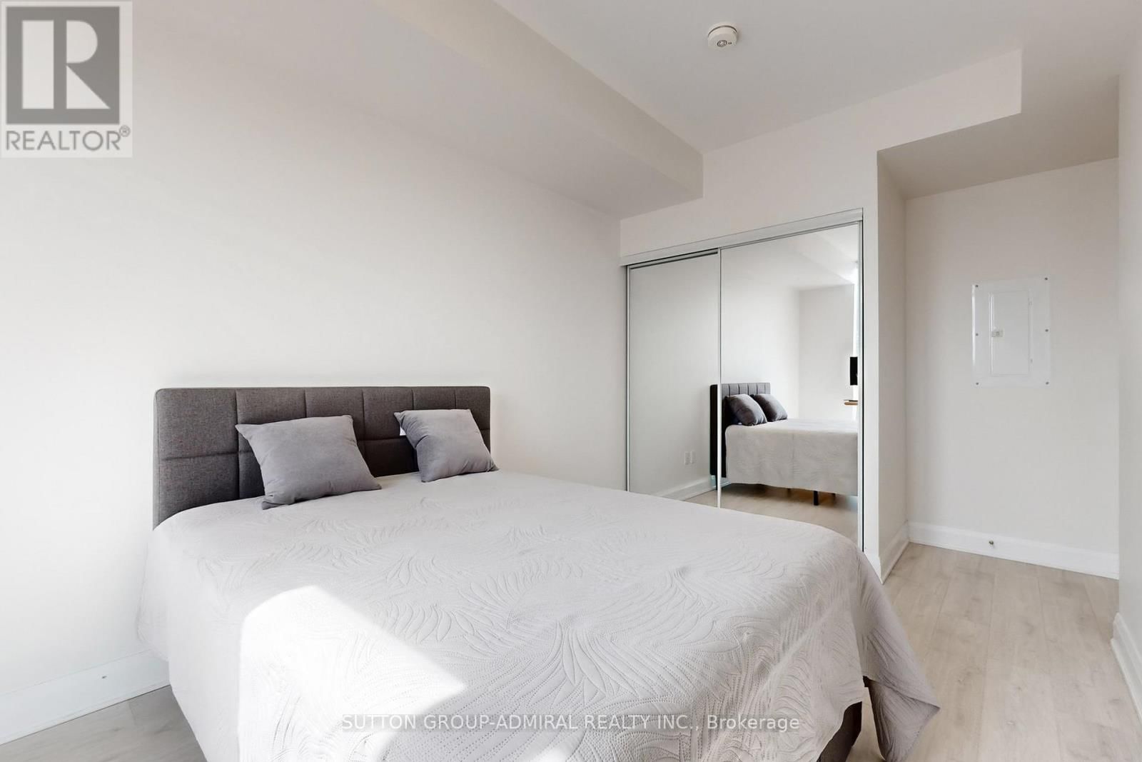 706 - 20 GATINEAU DRIVE Image 20