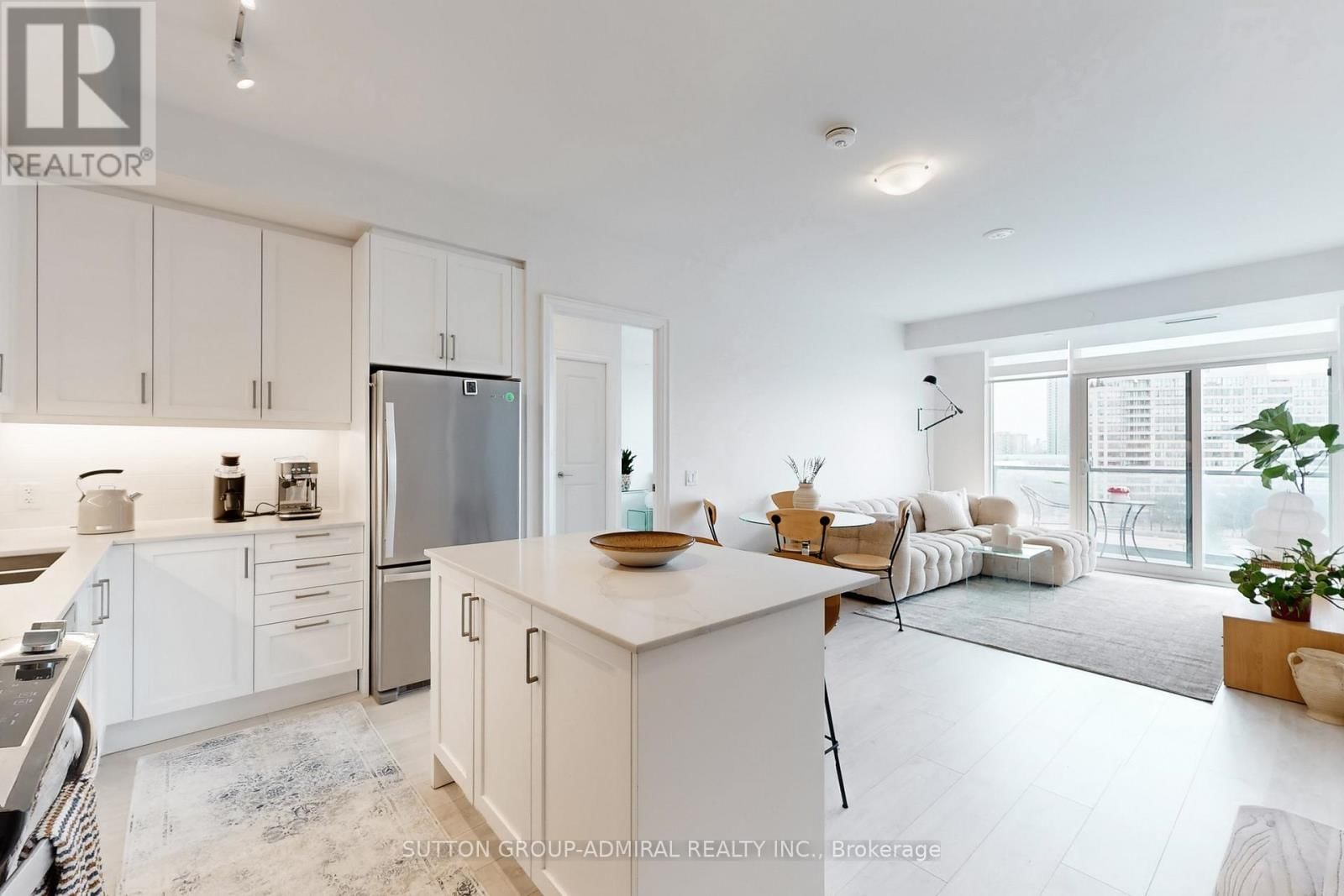 706 - 20 GATINEAU DRIVE Image 5