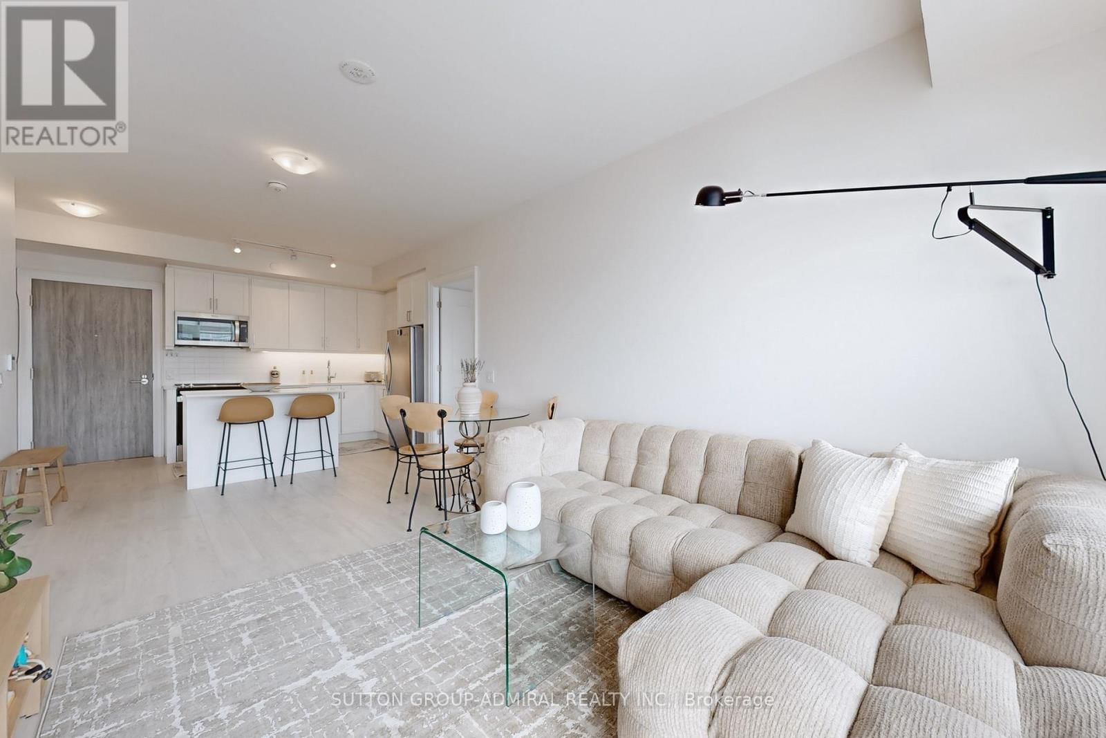 706 - 20 GATINEAU DRIVE Image 6