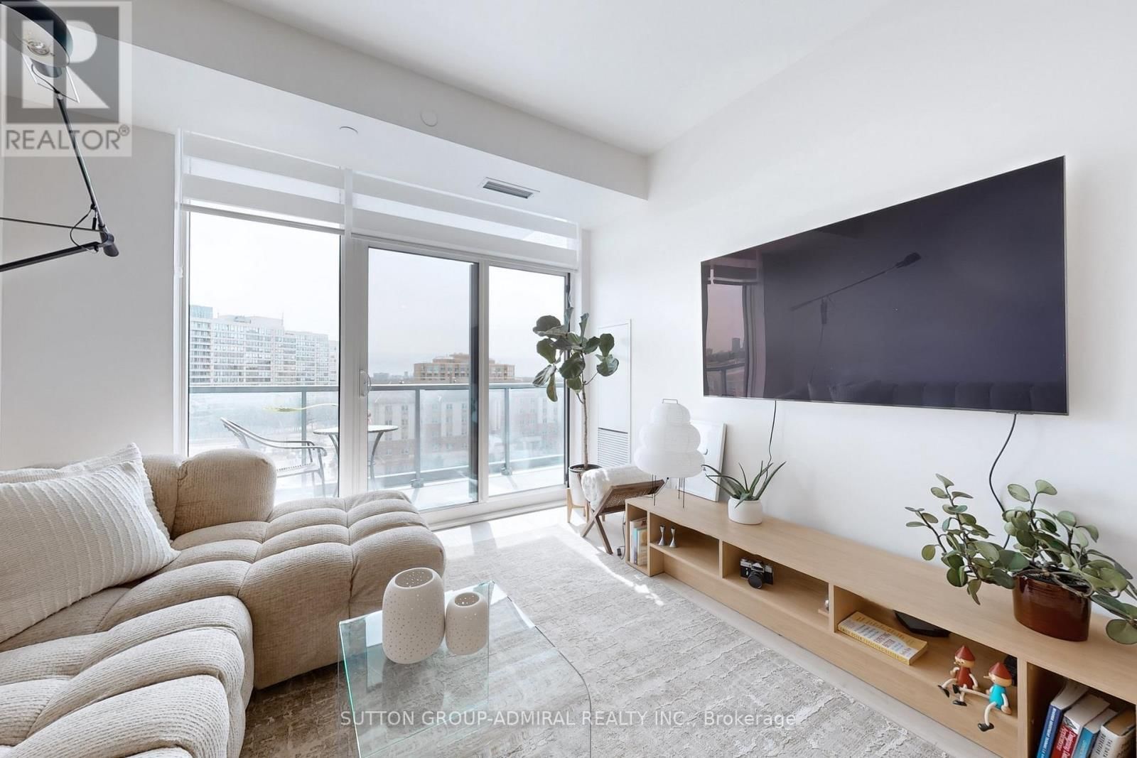 706 - 20 GATINEAU DRIVE Image 9