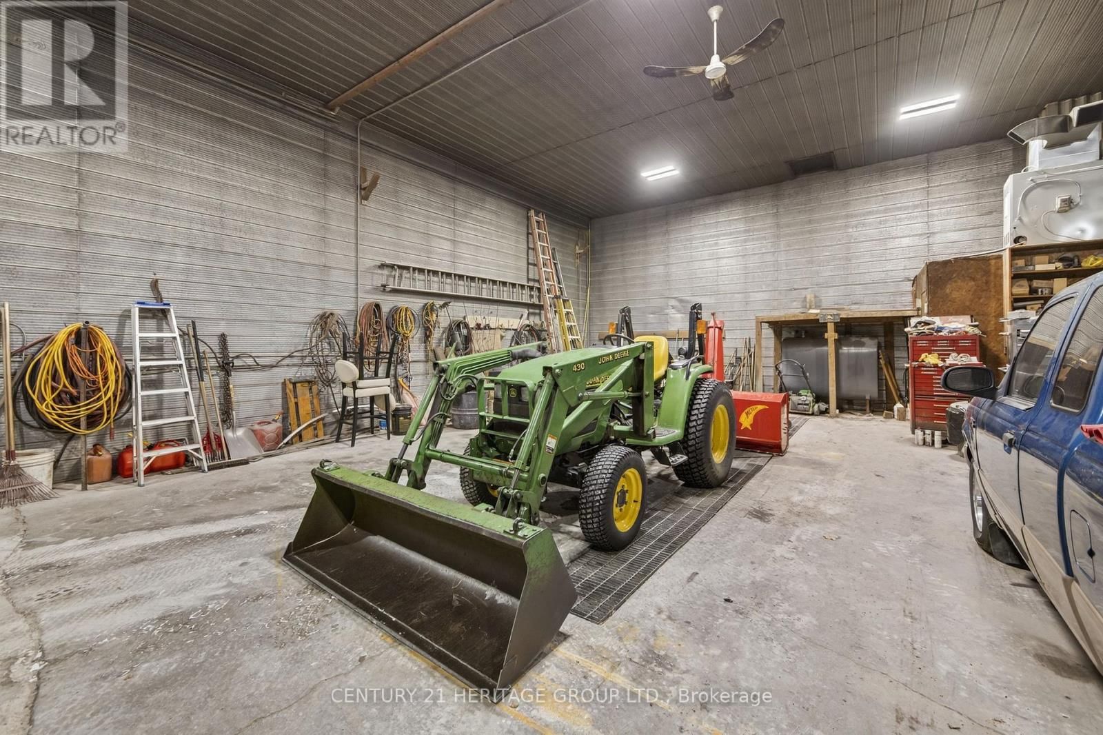 4371 11TH LINE Image 44