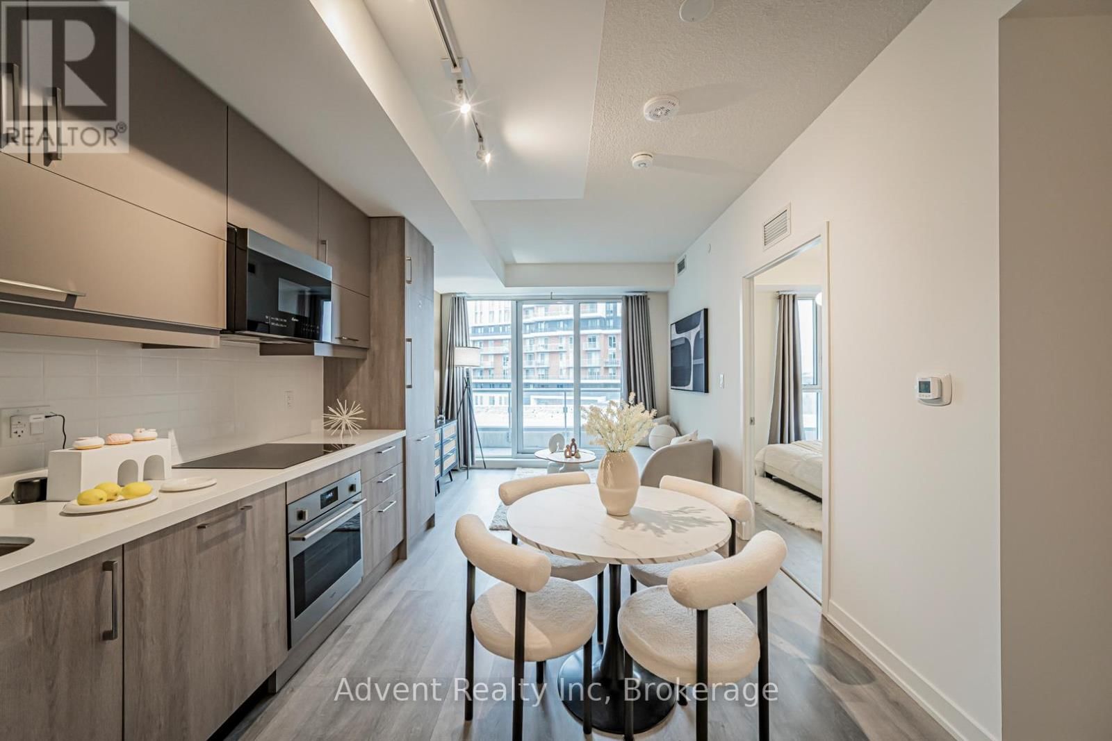 1208 - 8119 BIRCHMOUNT ROAD Image 11