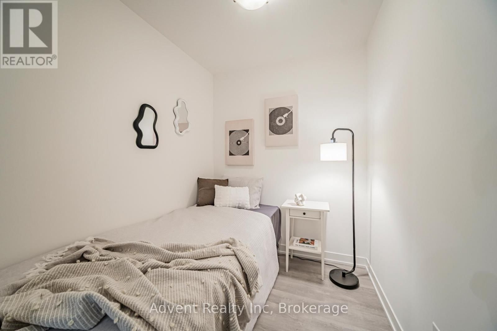 1208 - 8119 BIRCHMOUNT ROAD Image 17