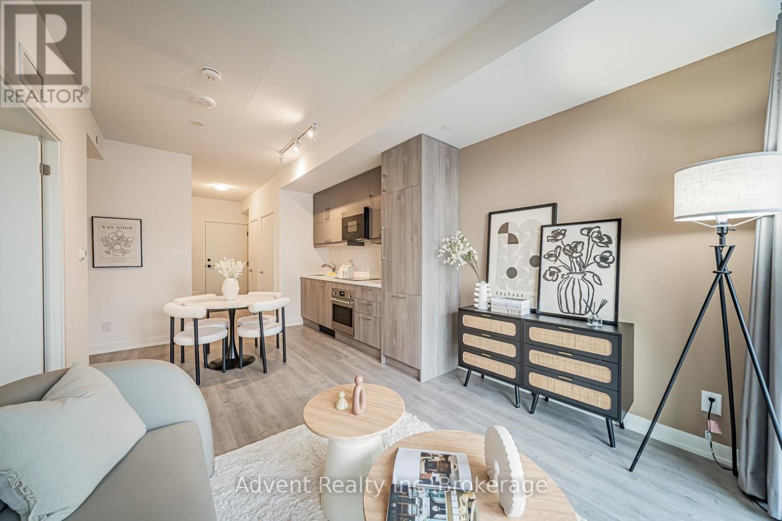 1208 - 8119 BIRCHMOUNT ROAD Image 3