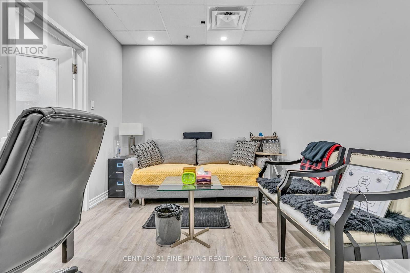 4-205 - 115 WOODSTREAM BOULEVARD Image 16