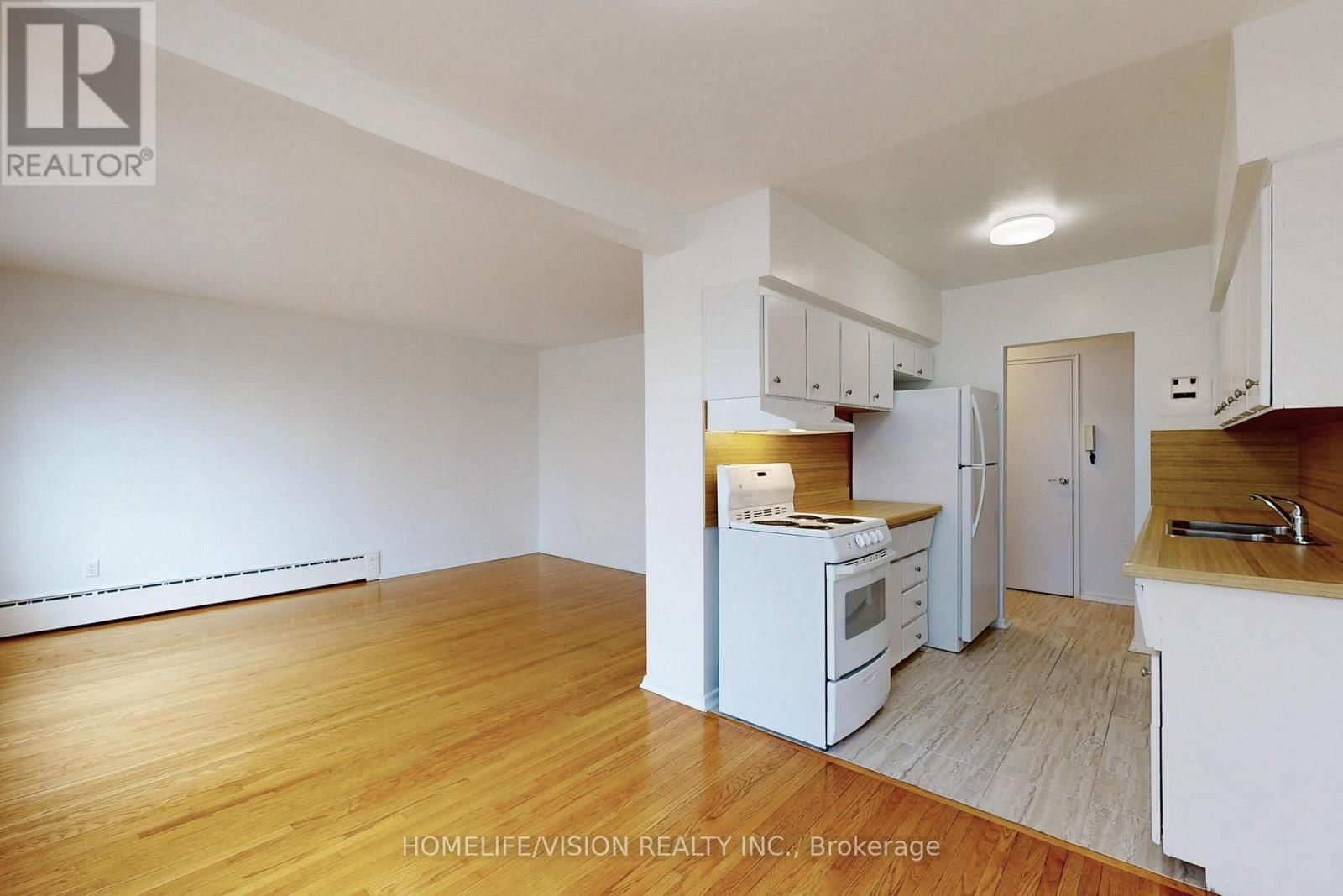 4 - 9901 YONGE STREET Image 14