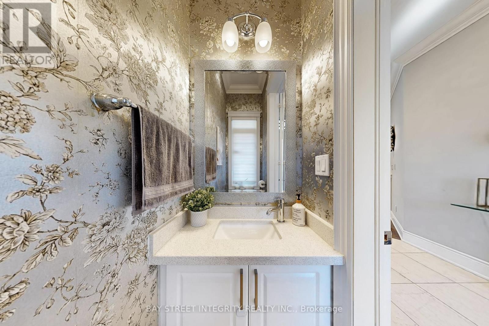 170 CRANE STREET Image 21