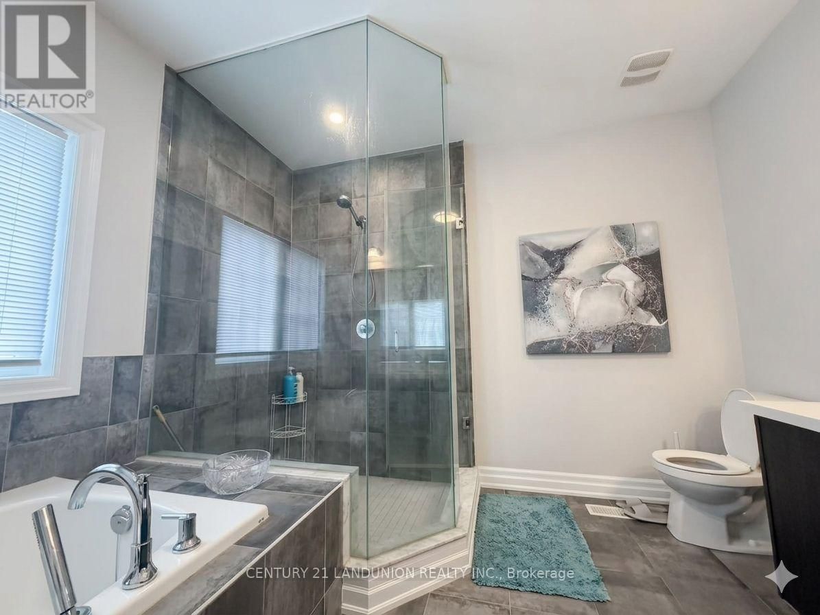 234 TOUCH GOLD CRESCENT Image 26