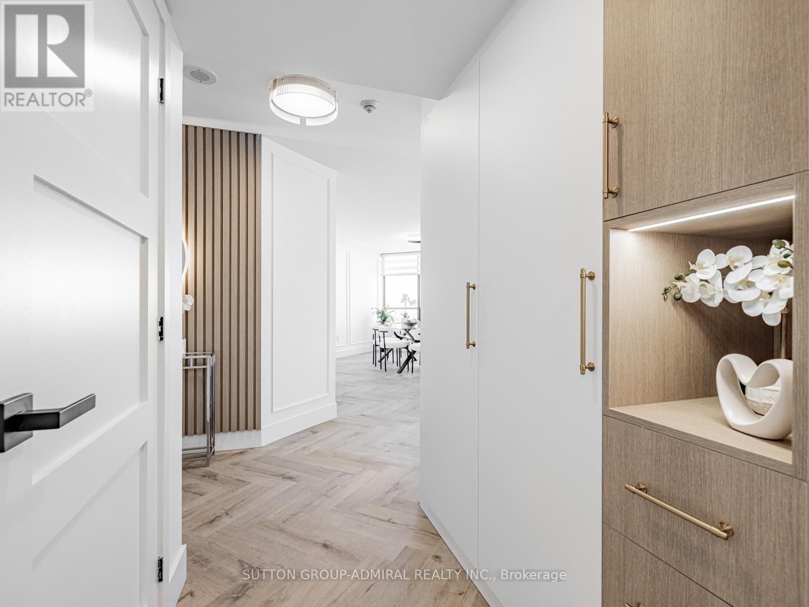 1611 - 7420 BATHURST STREET NORTH Image 16