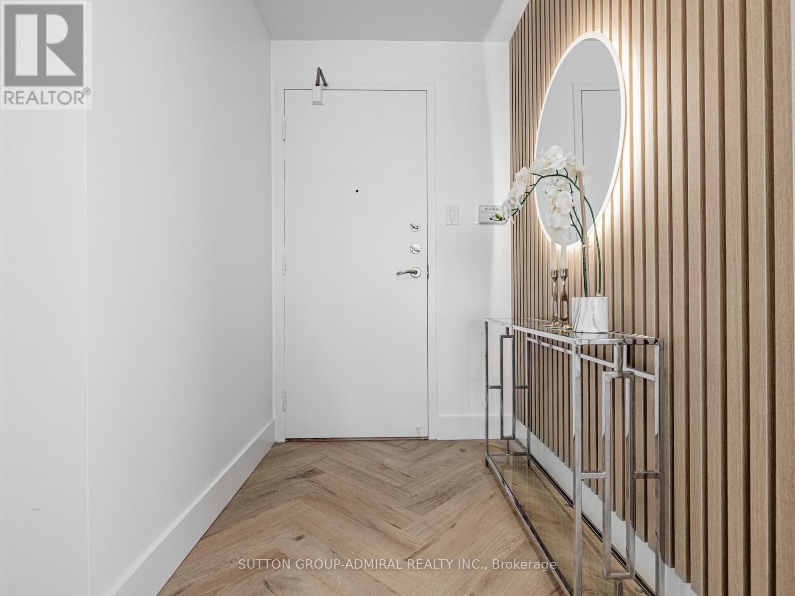 1611 - 7420 BATHURST STREET NORTH Image 2