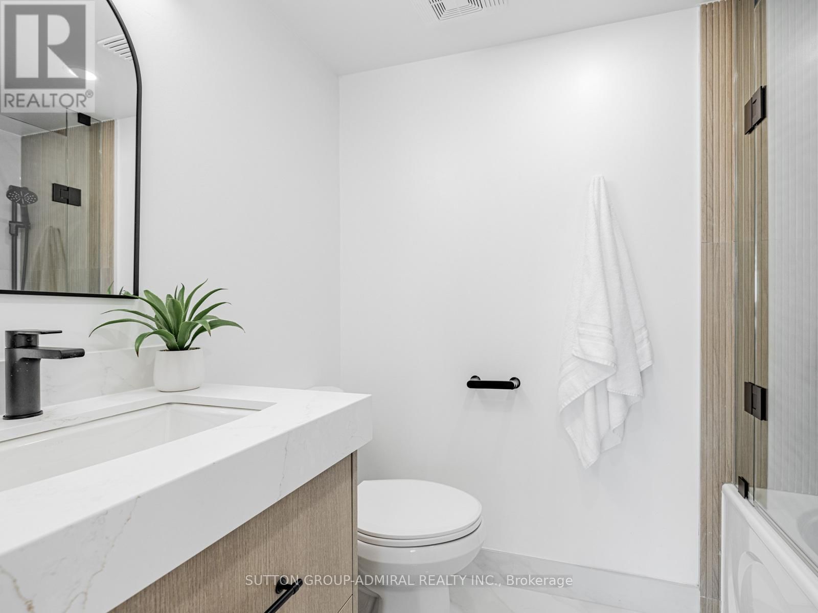 1611 - 7420 BATHURST STREET NORTH Image 24