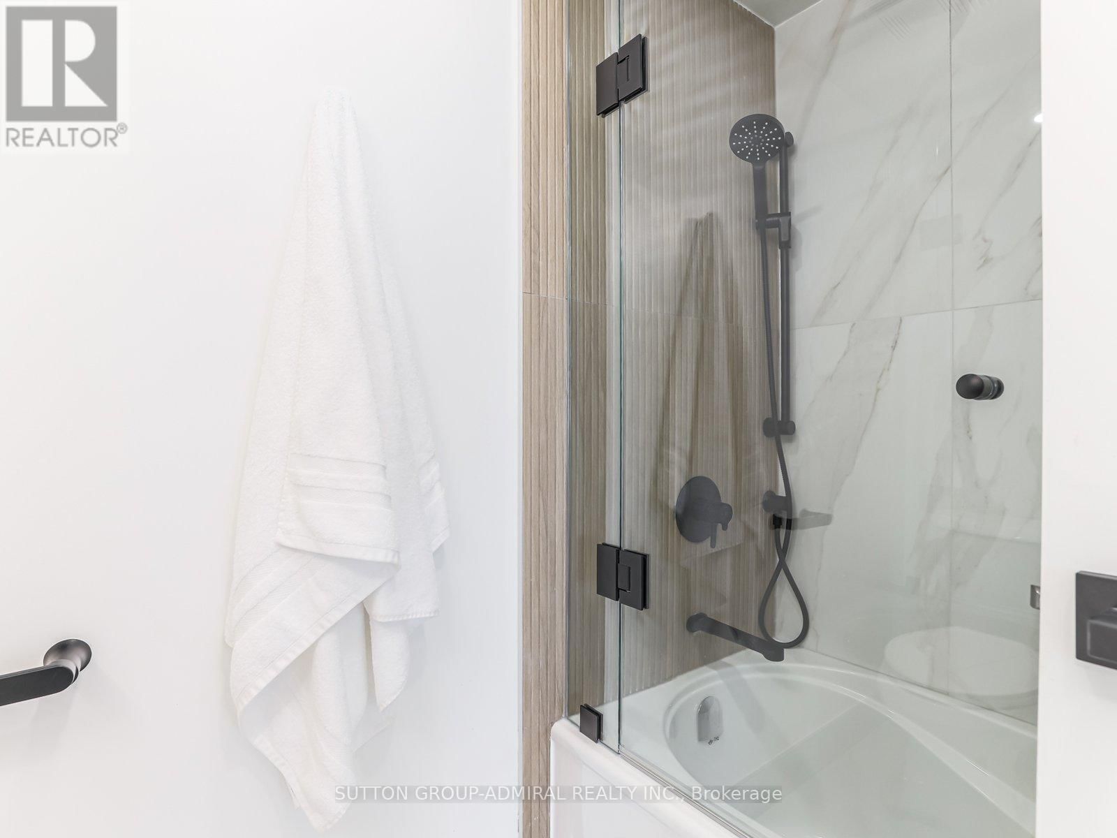 1611 - 7420 BATHURST STREET NORTH Image 25