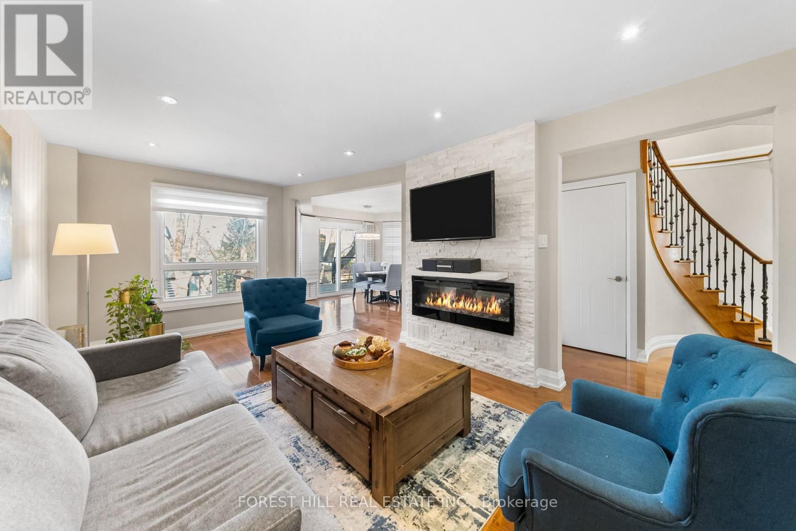 14 VALLEY CRESCENT Image 10