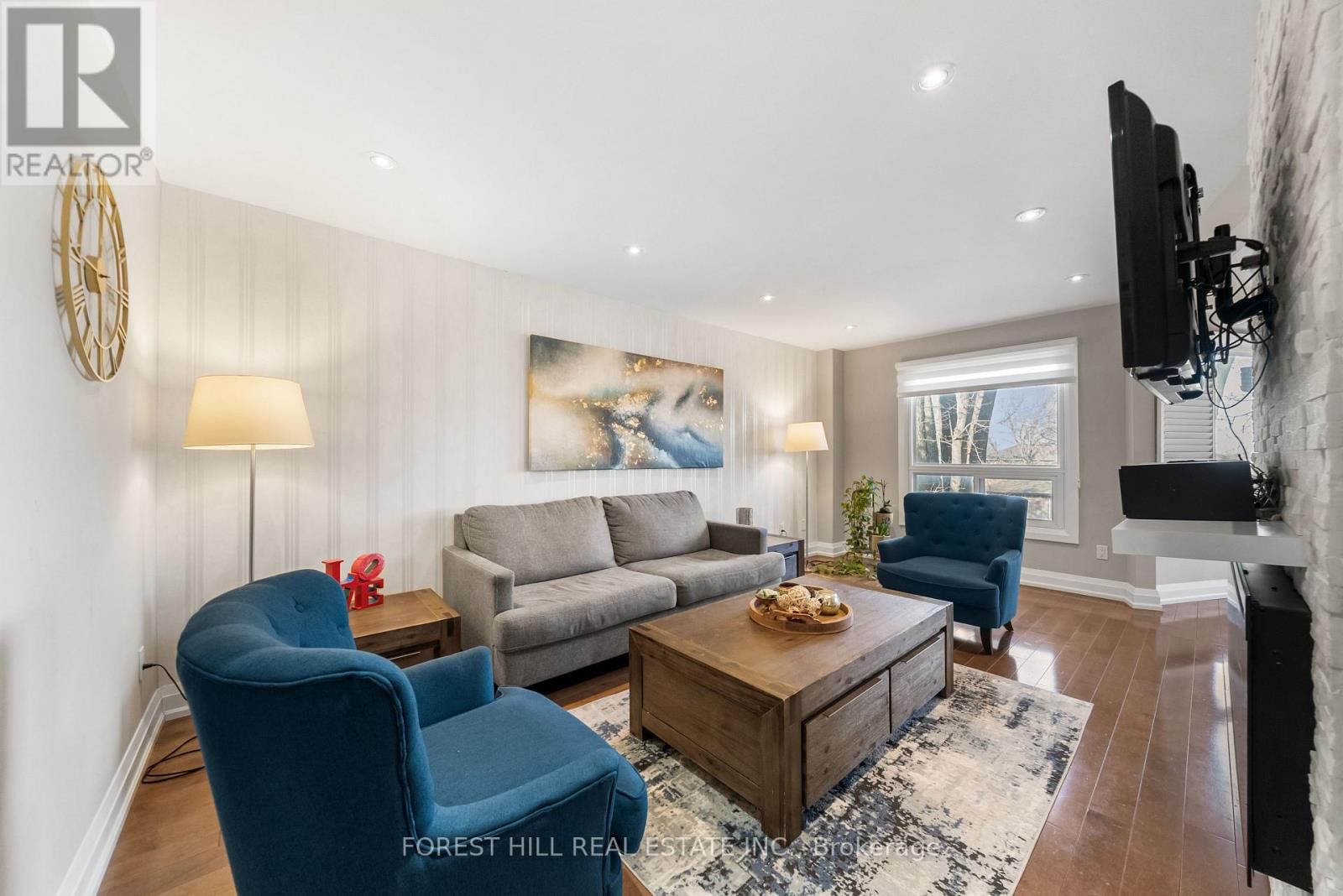 14 VALLEY CRESCENT Image 11