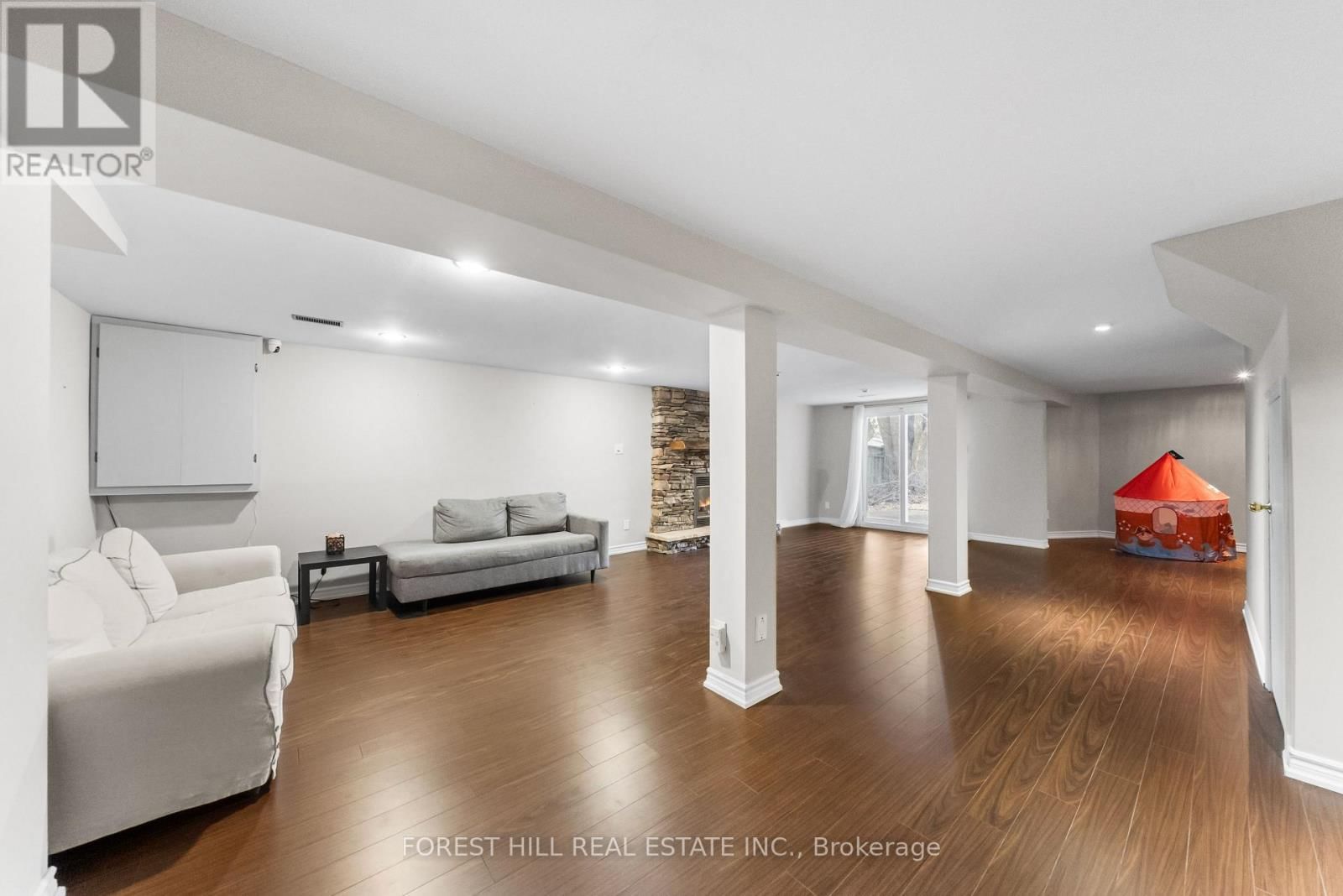 14 VALLEY CRESCENT Image 27