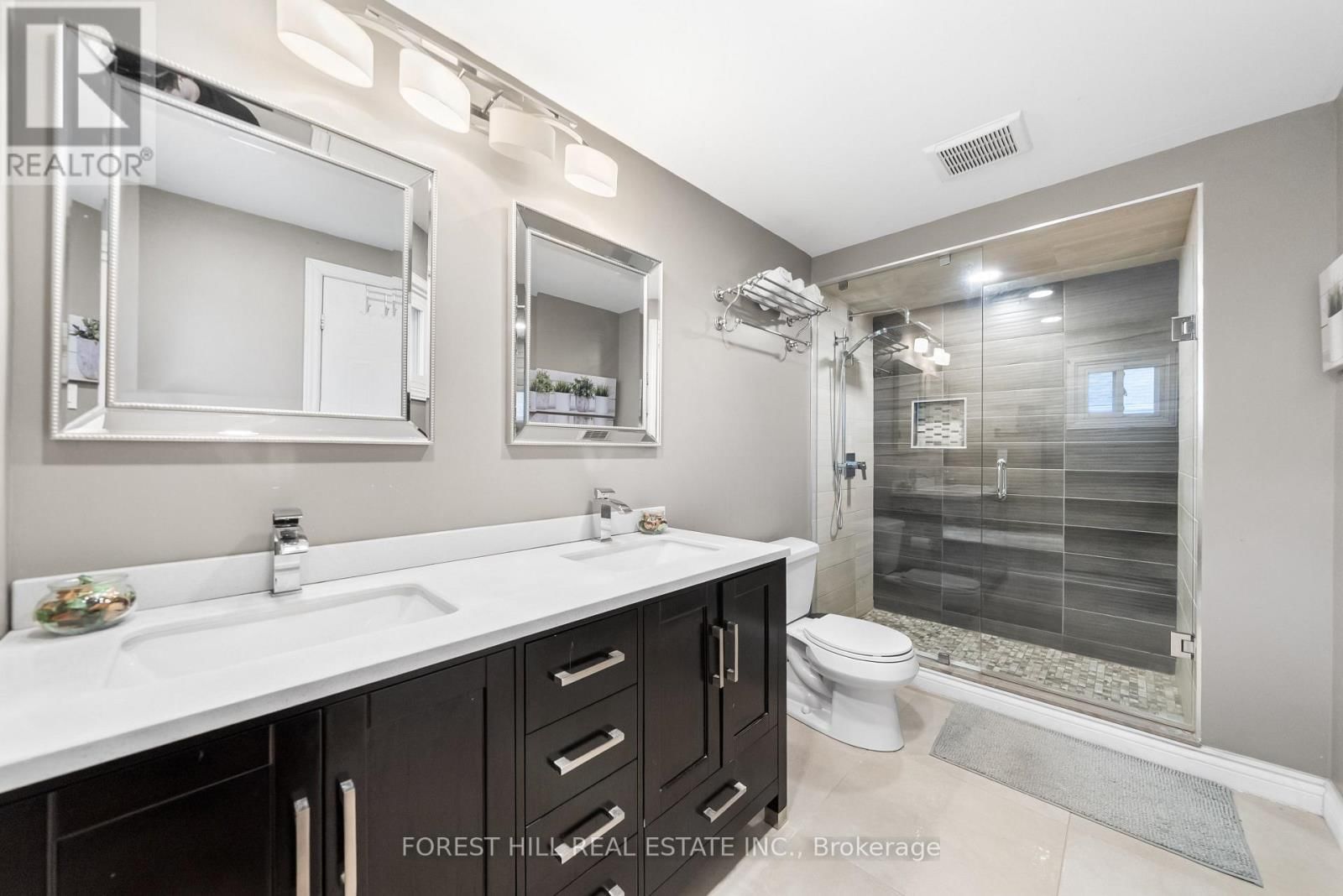 14 VALLEY CRESCENT Image 33