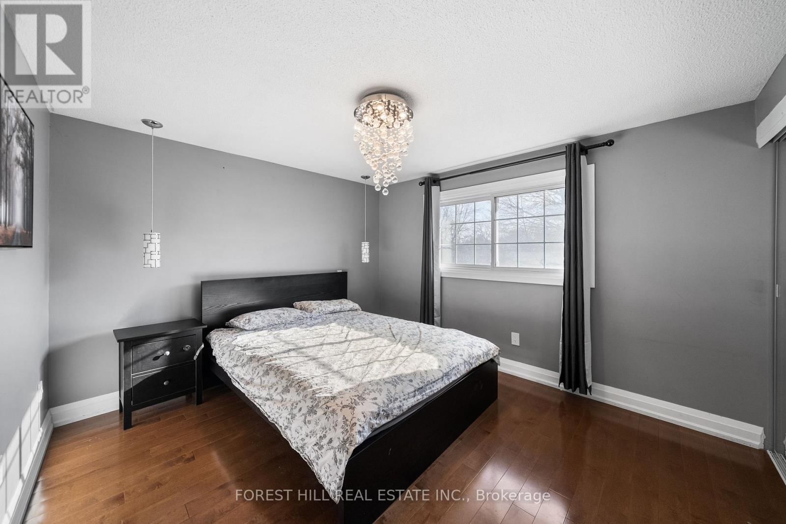 14 VALLEY CRESCENT Image 34