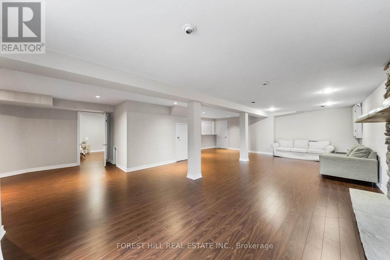 14 VALLEY CRESCENT Image 40