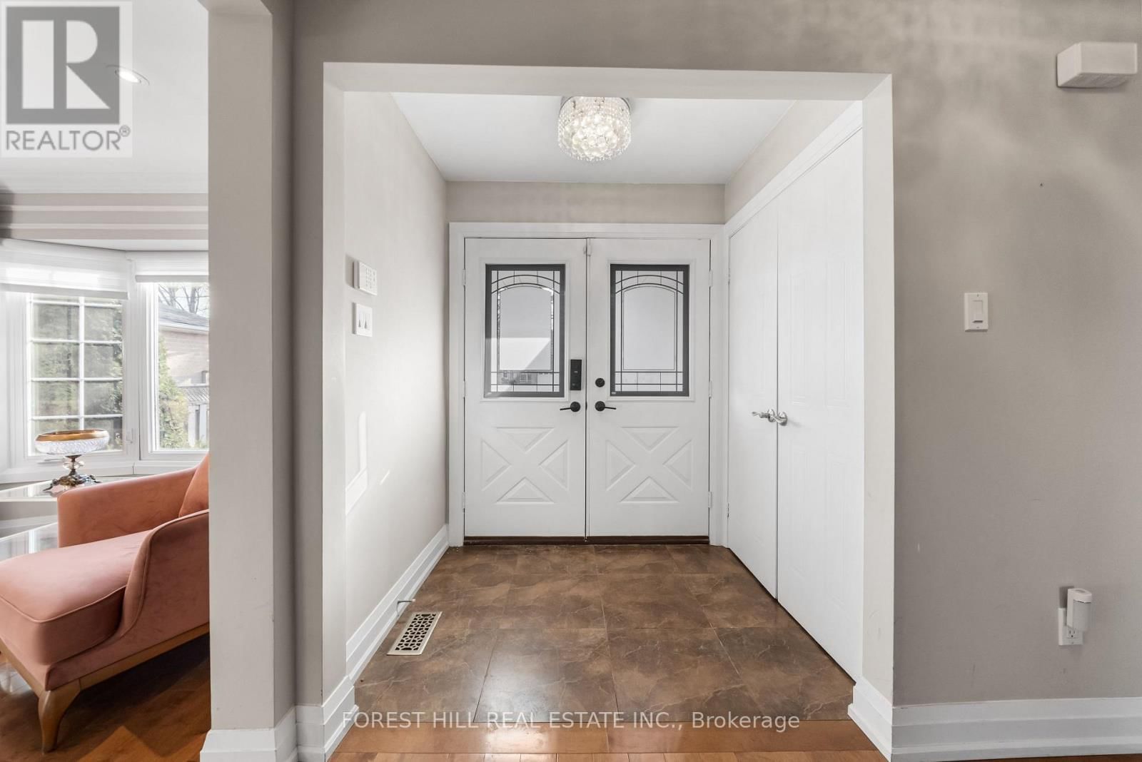 14 VALLEY CRESCENT Image 5