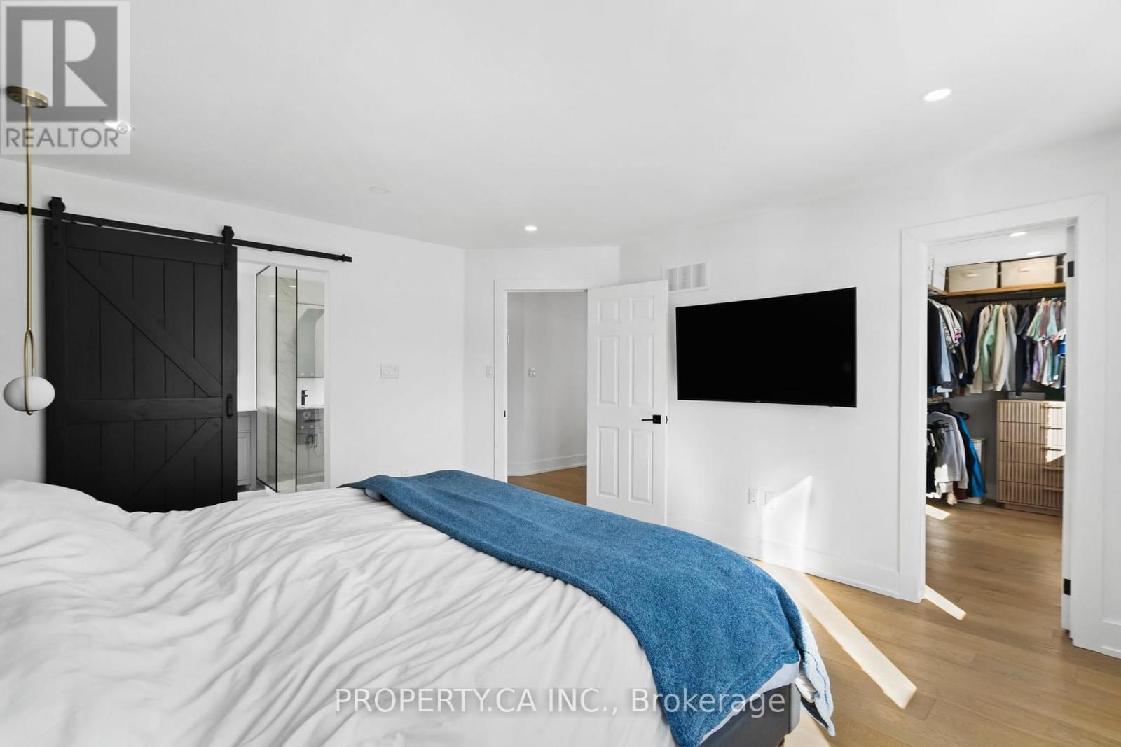 44 ANDREW HILL DRIVE Image 24