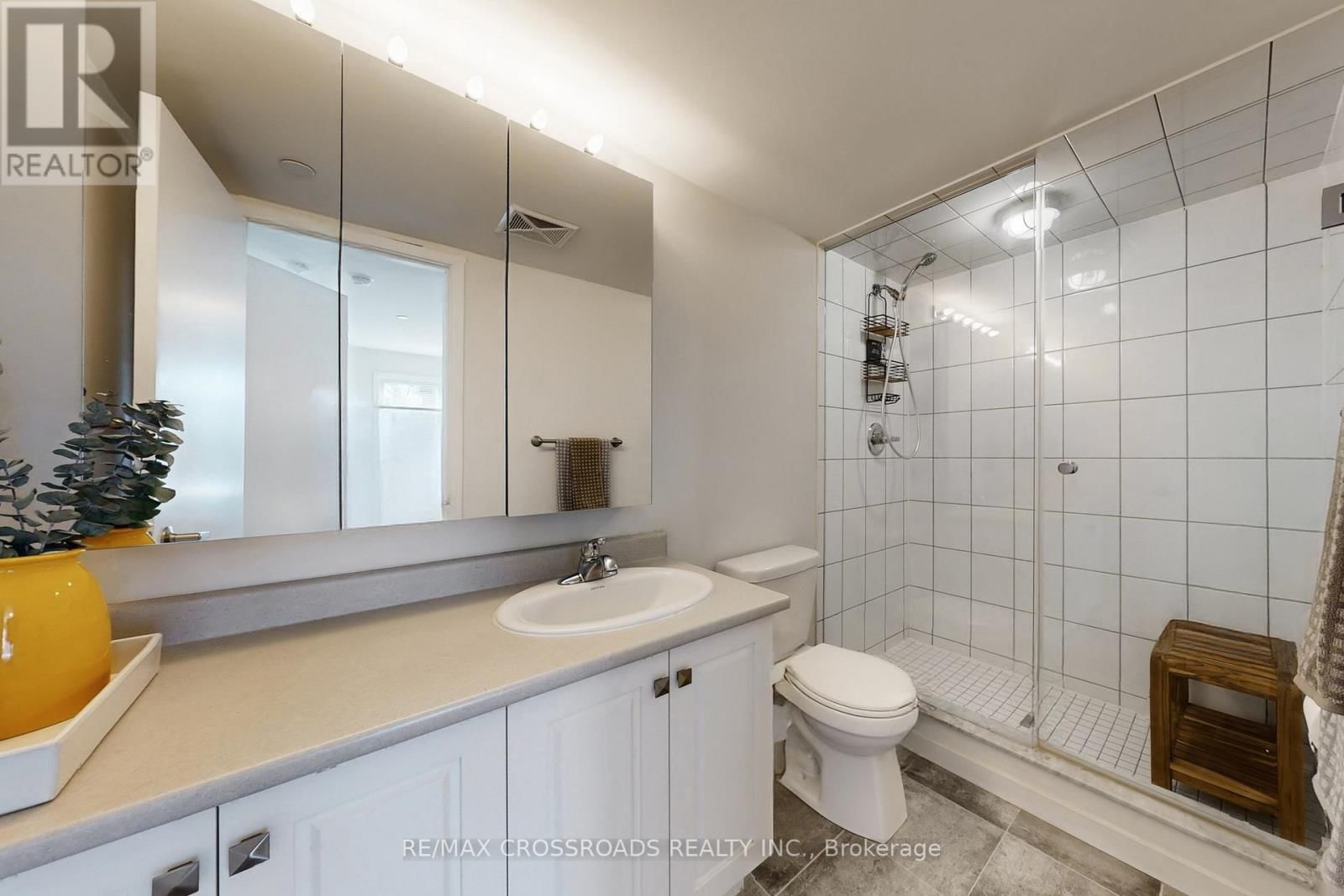 10 - 100 ALEX GARDNER CIRCLE Image 20