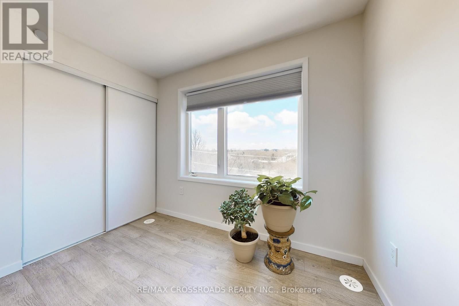 10 - 100 ALEX GARDNER CIRCLE Image 23