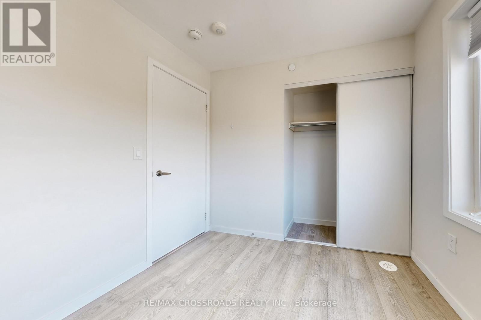 10 - 100 ALEX GARDNER CIRCLE Image 24