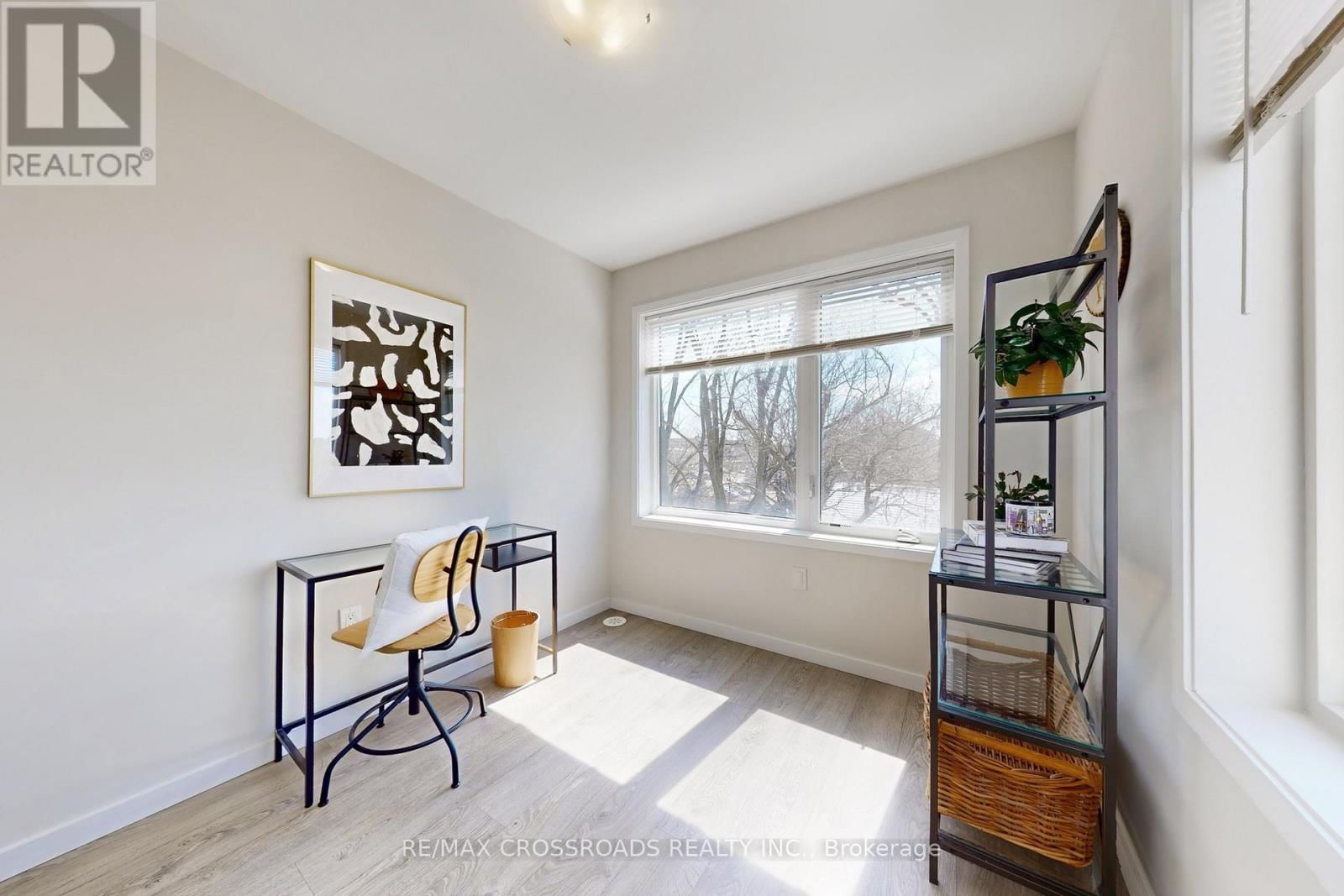 10 - 100 ALEX GARDNER CIRCLE Image 25