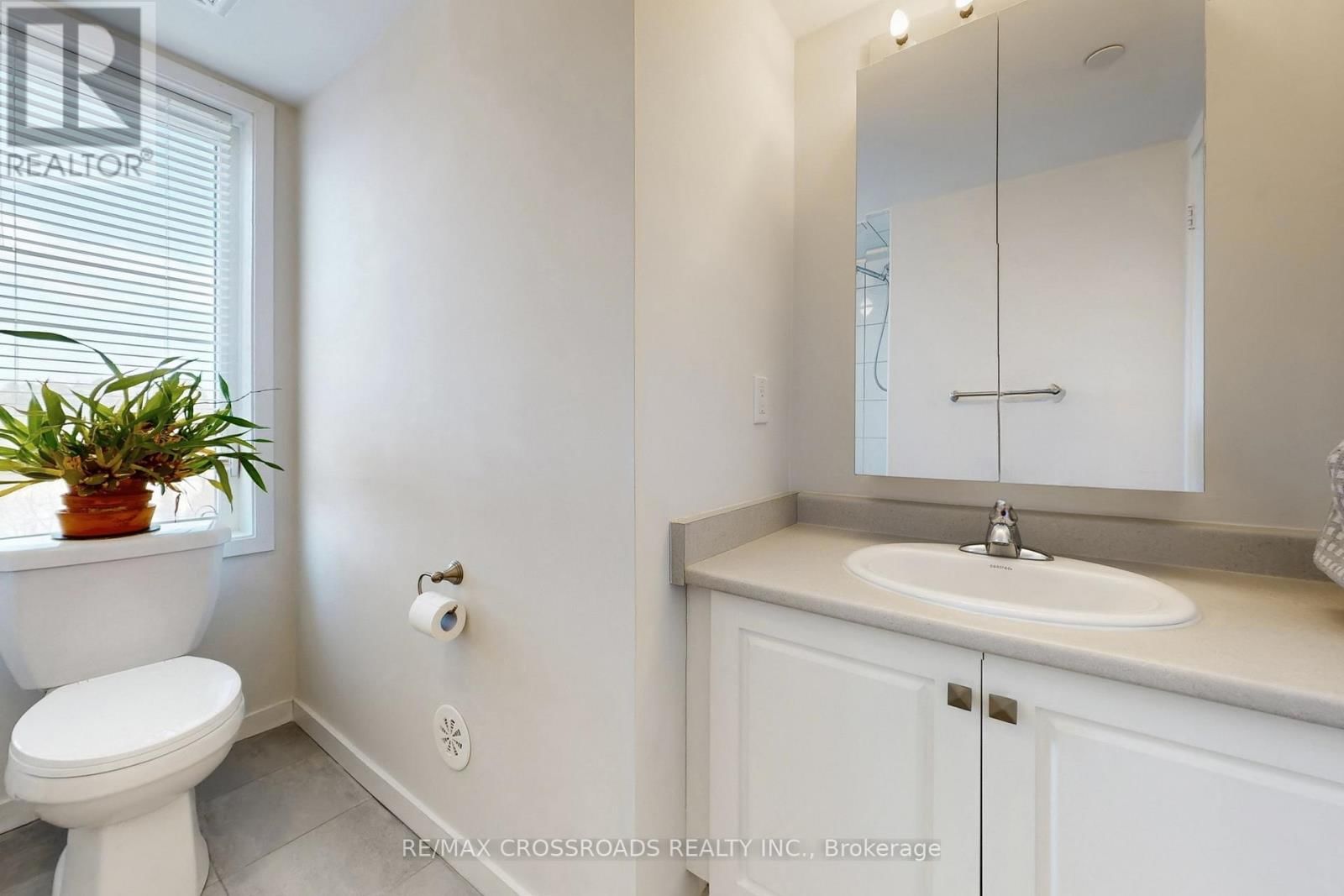 10 - 100 ALEX GARDNER CIRCLE Image 28