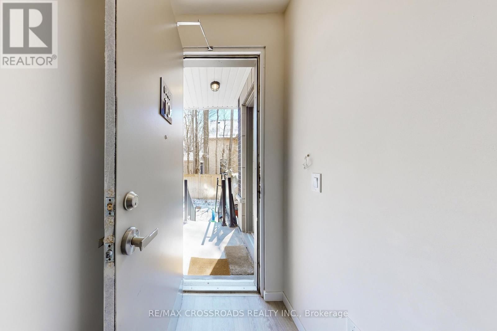 10 - 100 ALEX GARDNER CIRCLE Image 3