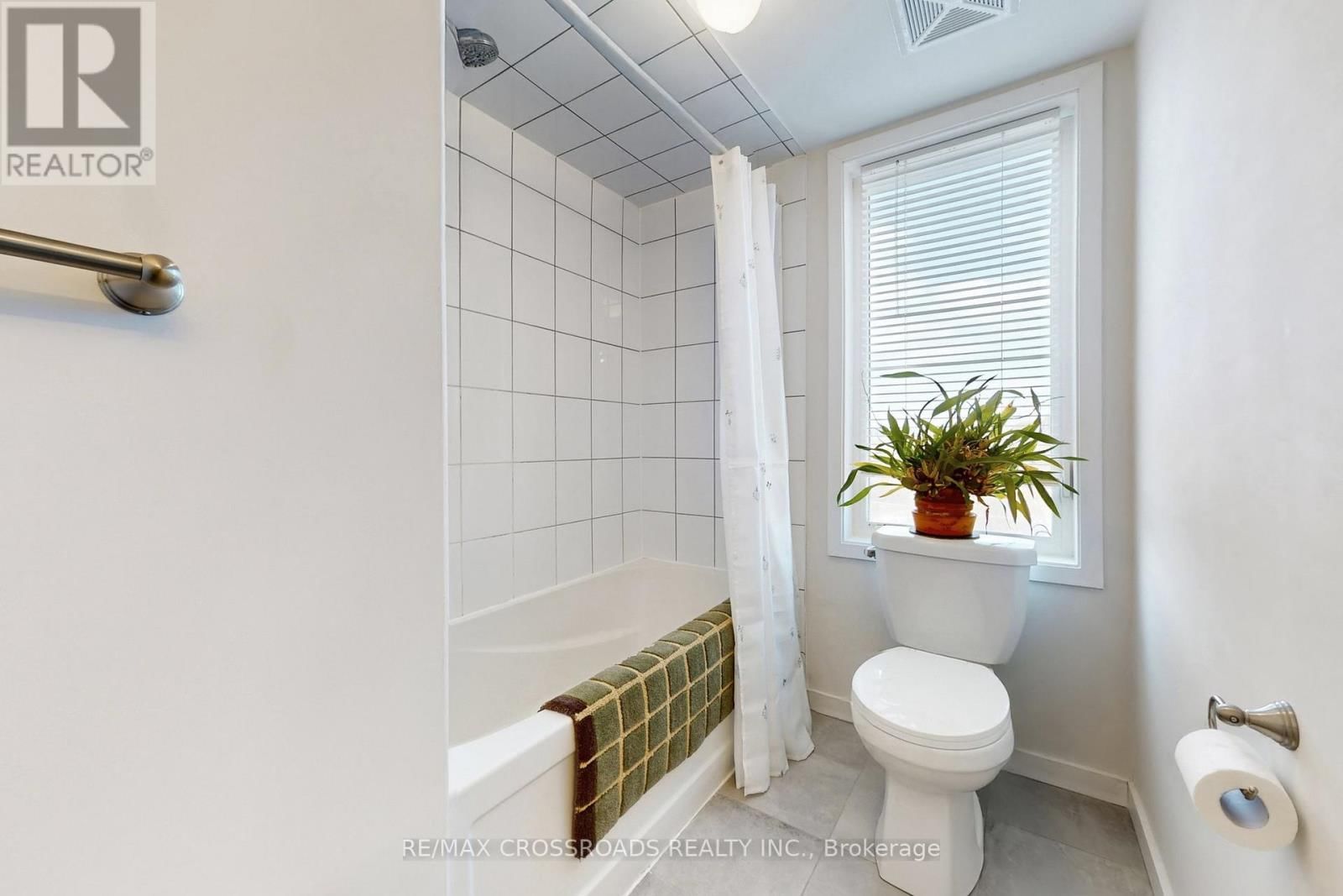 10 - 100 ALEX GARDNER CIRCLE Image 30