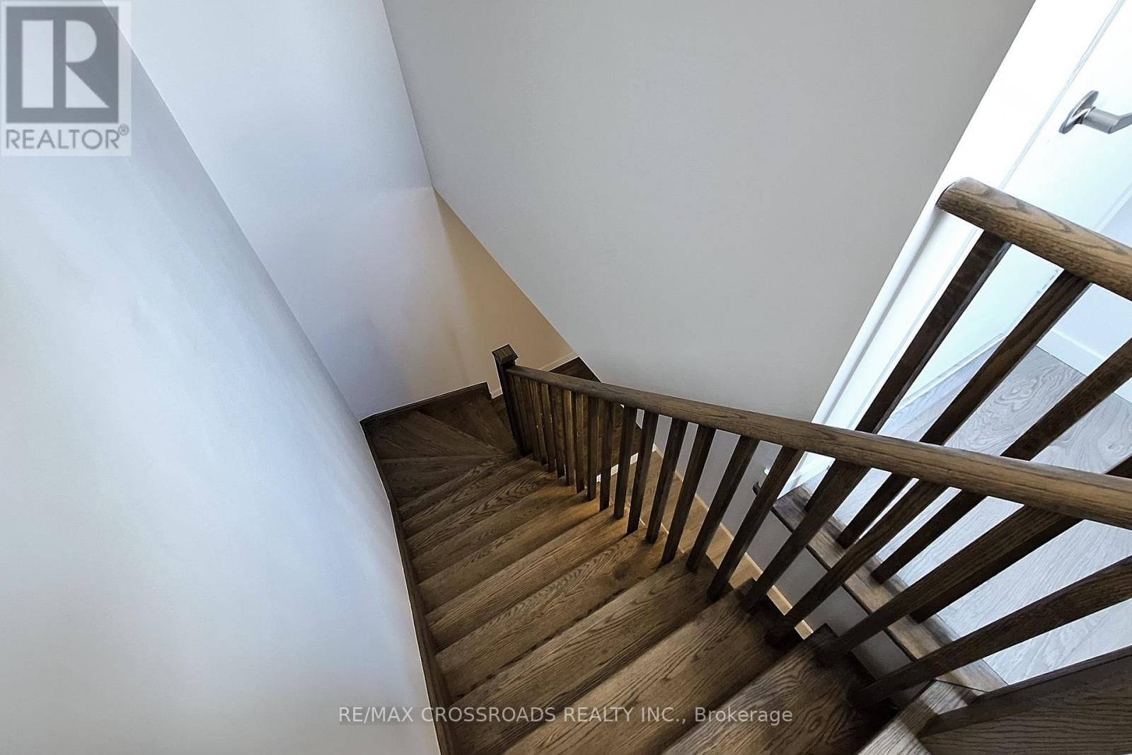 10 - 100 ALEX GARDNER CIRCLE Image 31