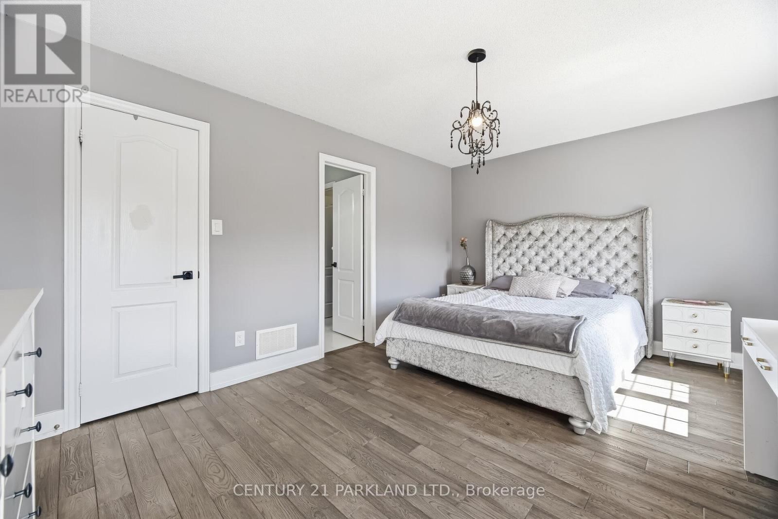 15 JONAS MILLWAY Image 24