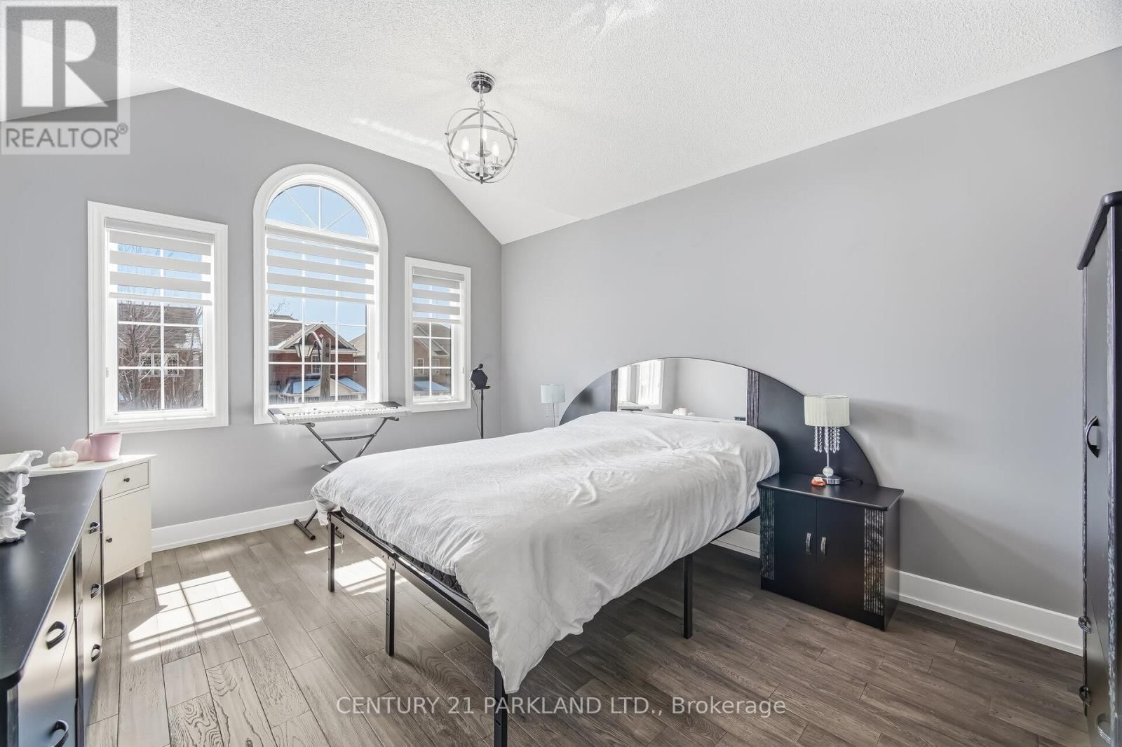 15 JONAS MILLWAY Image 26