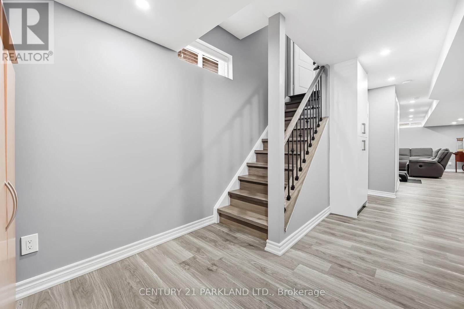 15 JONAS MILLWAY Image 28