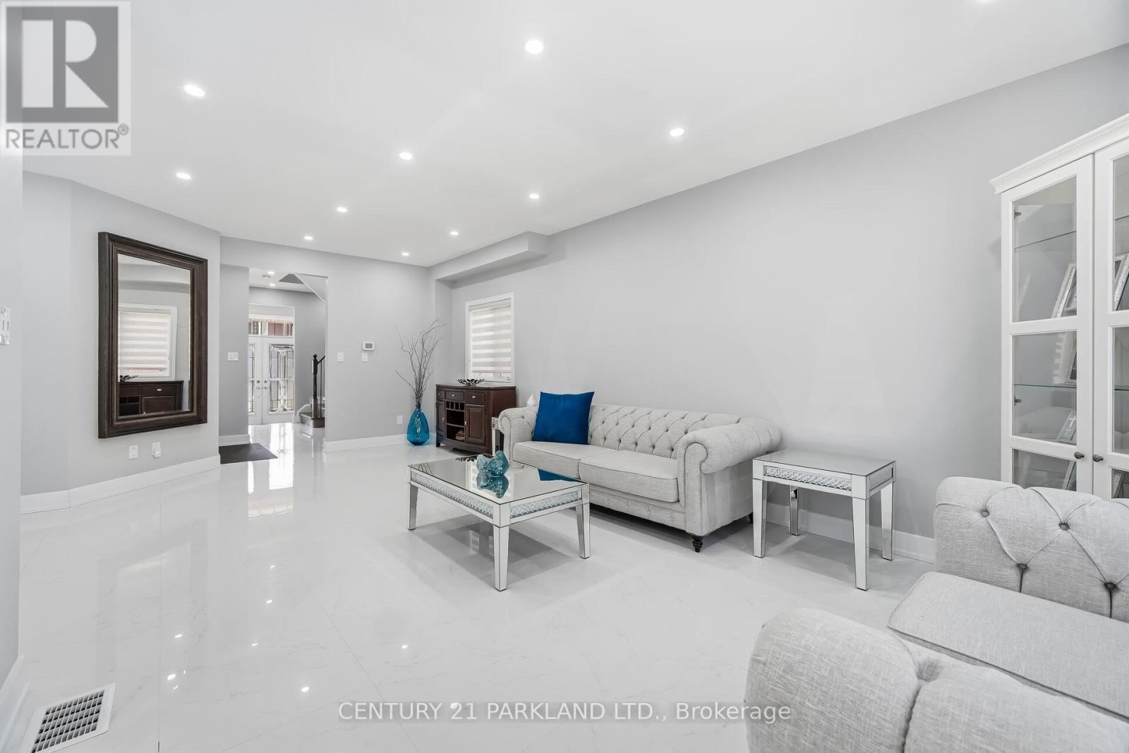 15 JONAS MILLWAY Image 7