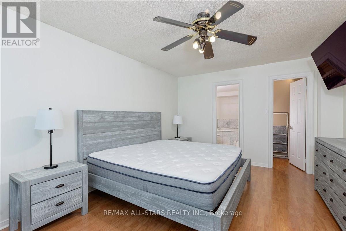 40 CHARTWELL CRESCENT Image 18